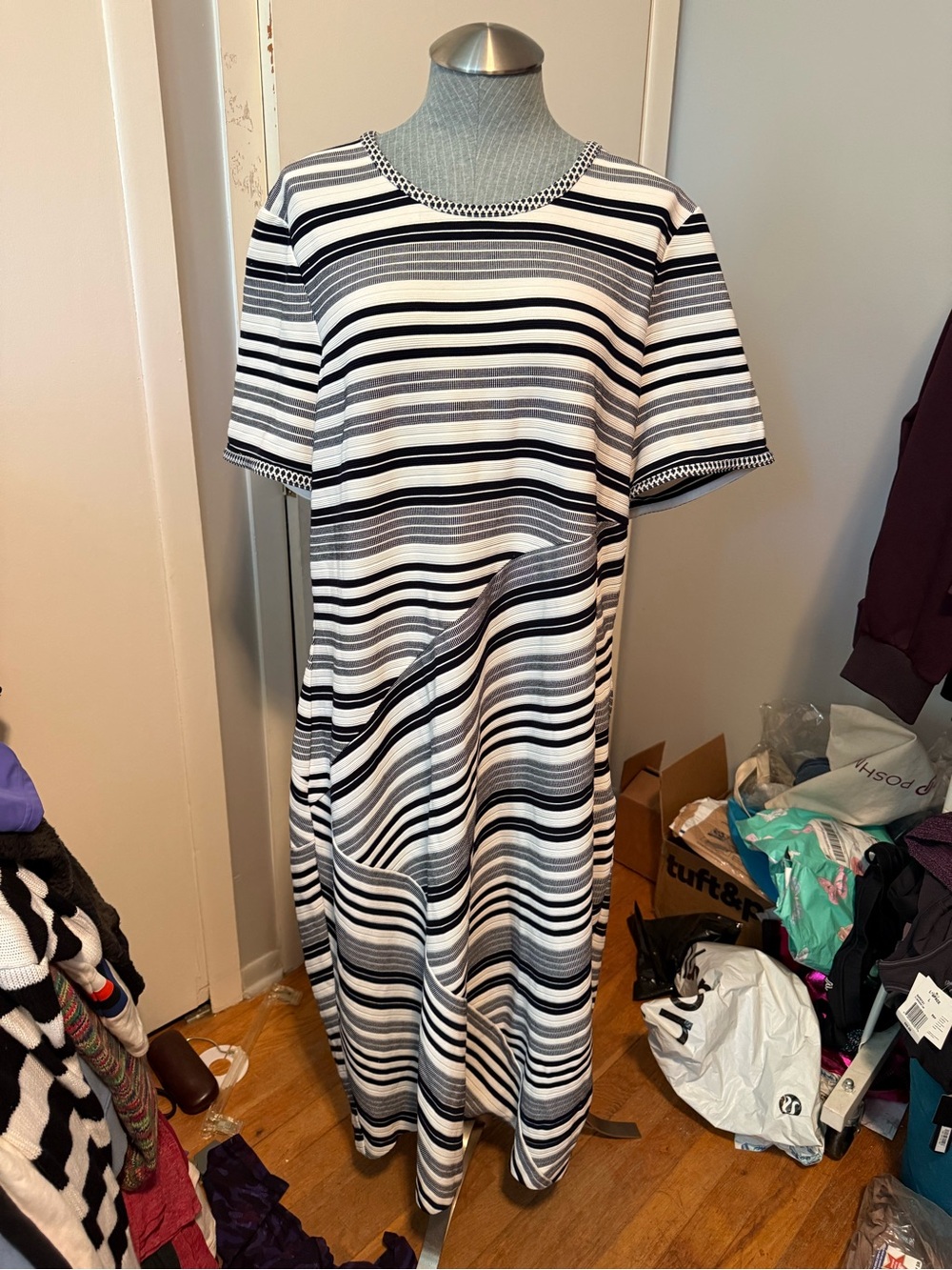 Badgley Mischka Navy & White Striped Maxi Dress EUC Size 22